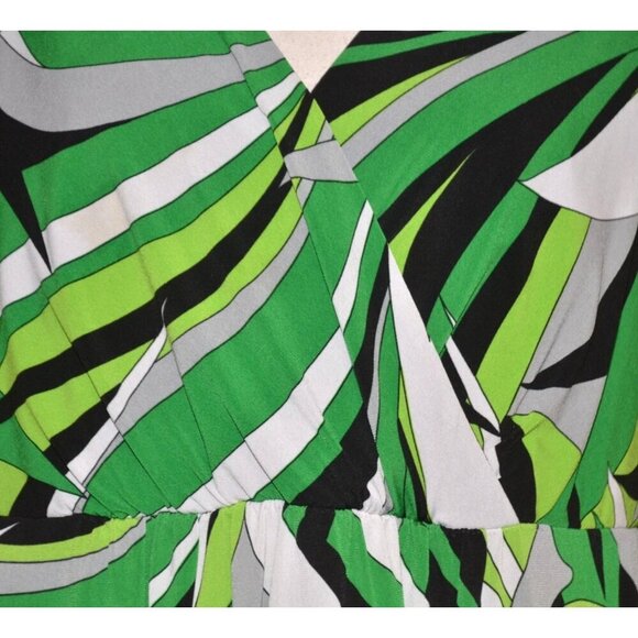 Tiana B. Green Abstract Pattern Faux Wrap Tunic Blouse Size 1X Stretch Pockets - Picture 3 of 9